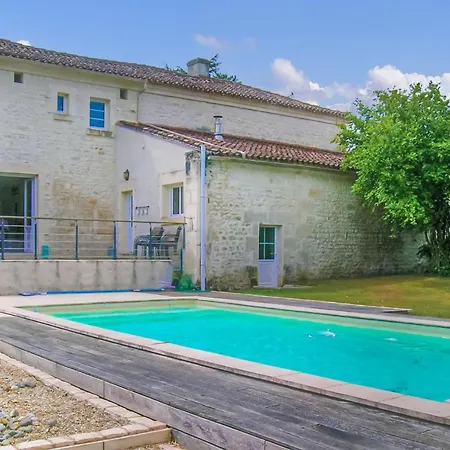4 Bedroom Amazing Home In Champmillon Holiday home *