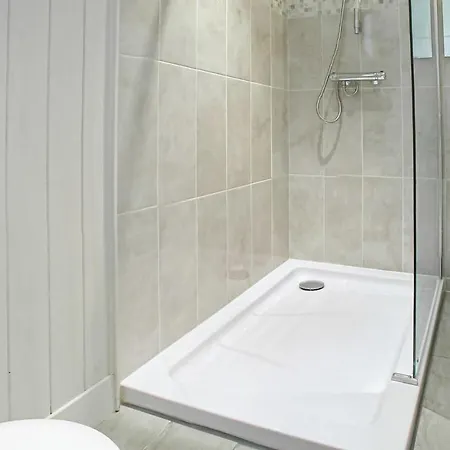 4 Bedroom Amazing In *