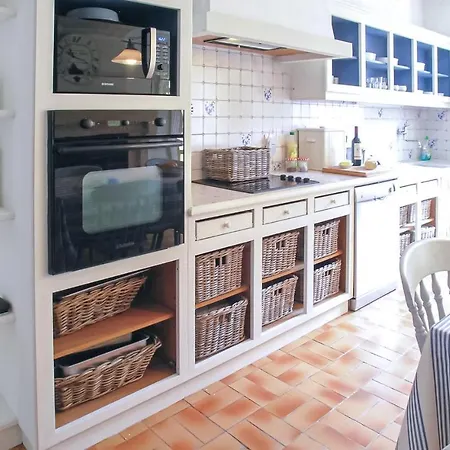 4 Bedroom Amazing Home In Champmillon *