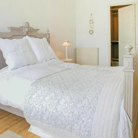 4 Bedroom Amazing Home In Champmillon Champmillon